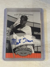 2005 Uppper Deck Past Time Pennants Signatures Monte Irvin MI Giants Silver  Sh