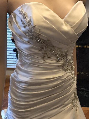 Lovelle By Lazaro wedding Dress ๐ Ivory Size 16 New With Tags. Sample Gown - Picture 10 of 12