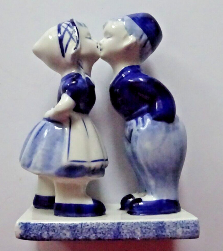 Vintage Delft Blue and White Figurine Boy & Girl Kissing