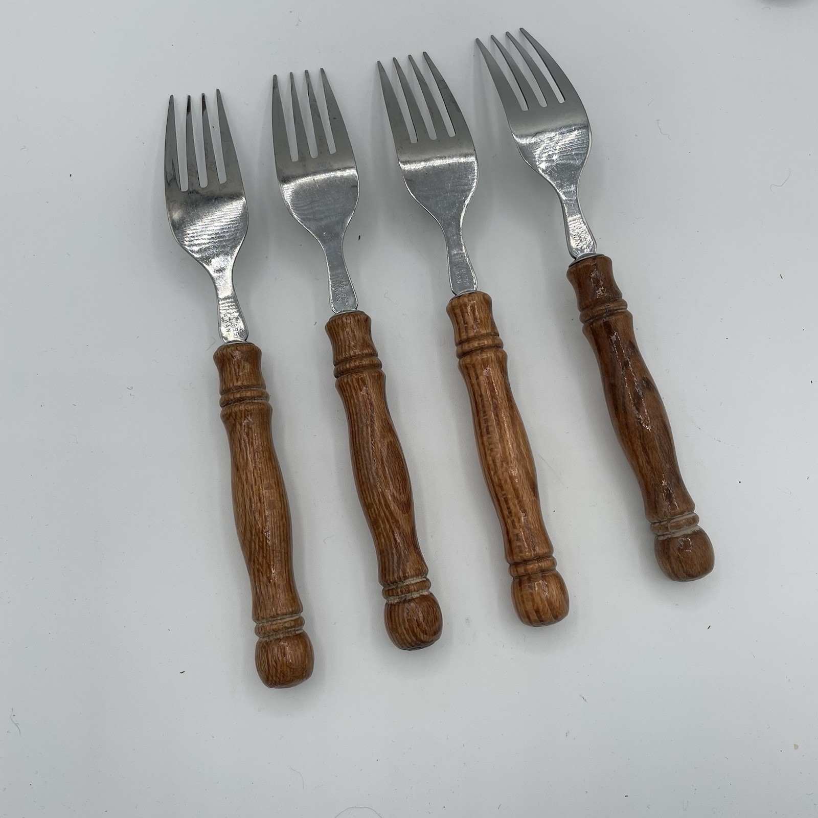 Old Homestead Flatware Lot of 20 Pieces Wood Handle 5-piece Service for 4 Taiwan