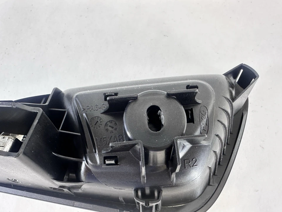 Manija de puerta interior trasera derecha Ford Focus 2012-2018 negra OEM Foto 4 de 4