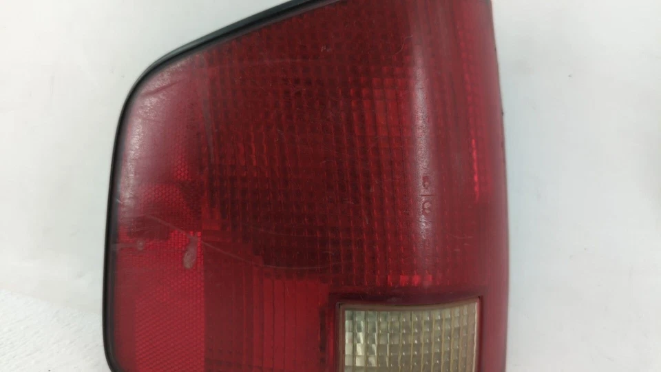 1994-2003 Chevrolet S10 Driver Left Side Tail Light Taillight Oem TGDJD - Image 3 of 4