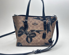 NWOT COACH Mollie Tote Bag 25 In Signature Canvas With Bow Print CZ767 Tan Black
