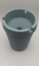 Mini car ashtray with, compact and practical to keep your car clean.