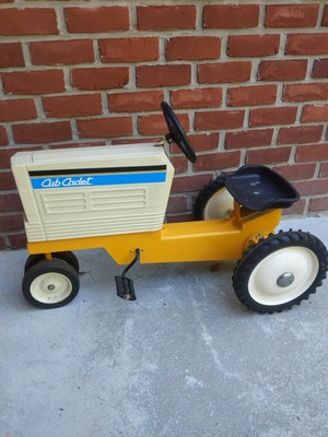 cub cadet pedal tractor