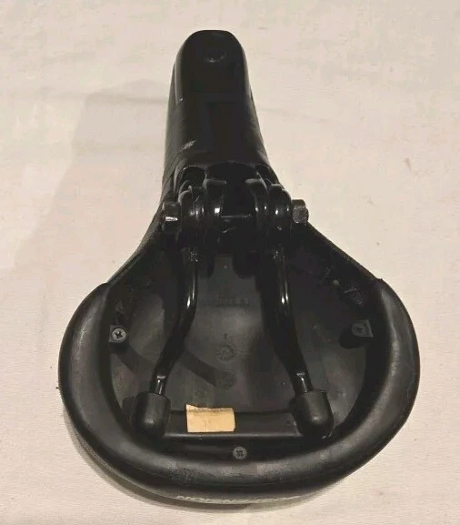 Assento de bicicleta Pacific Cionlli preto 10" com ferragens de montagem - Imagem 4 de 4