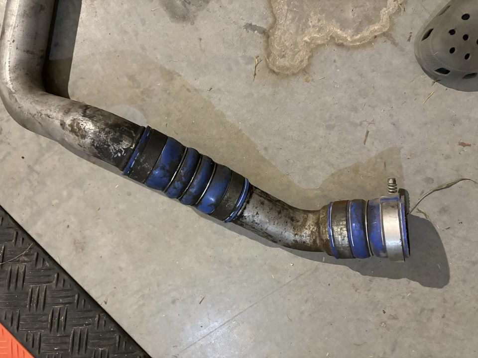 Manguera de entrada intercooler turbocompresor ACDelco GM 23282450 piezas originales Foto 2 de 4