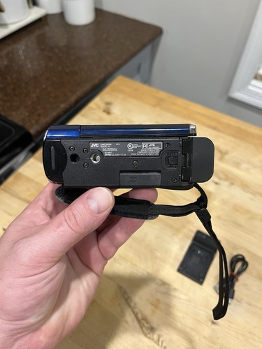 JVC Everio GZ-HM50AU HD Blue Camcorder Tested - Picture 7 of 13