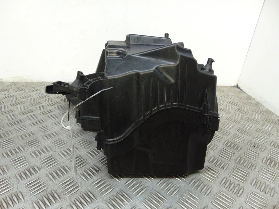 Volvo V50 Air Filter / Cleaner Box With Ac Mk2 1.6 Diesel 2004-2013N - image 4 of 4