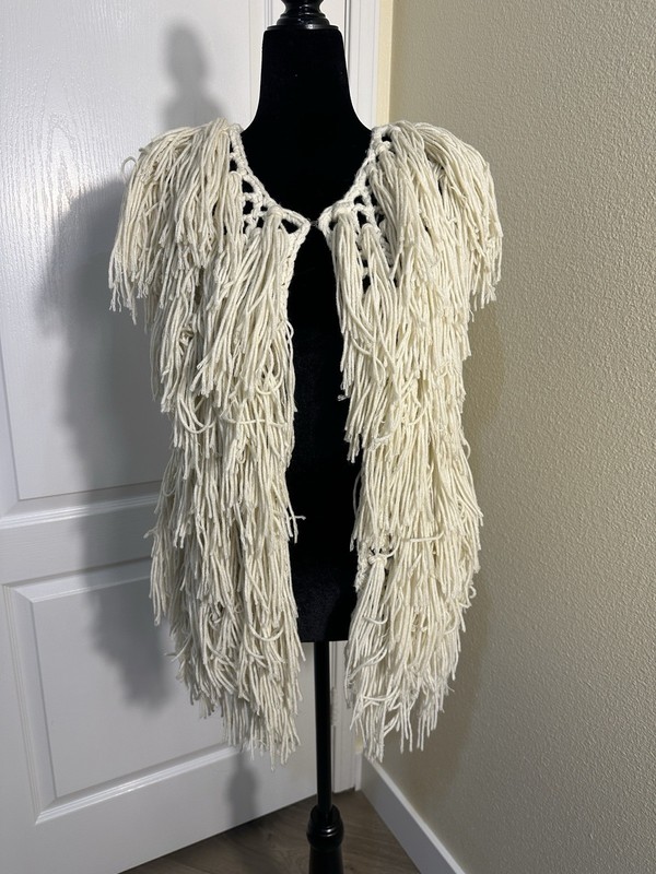 San SOUCI Cream Crochet Fringe Vest. Size Small. Perfect For Festival, Costume.