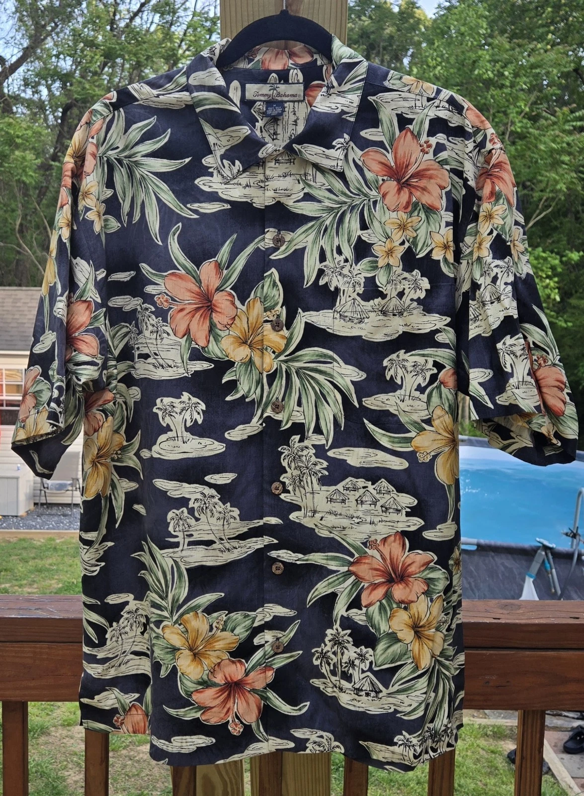 Tommy Bahama Mens Sz M Hawaiian Print 100% Silk Shirt AOP Short Sleeves Beach