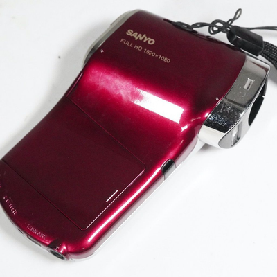SANYO Xacti DMX-CG110 Wine Red 14.3 MP Digital Movie Camera w