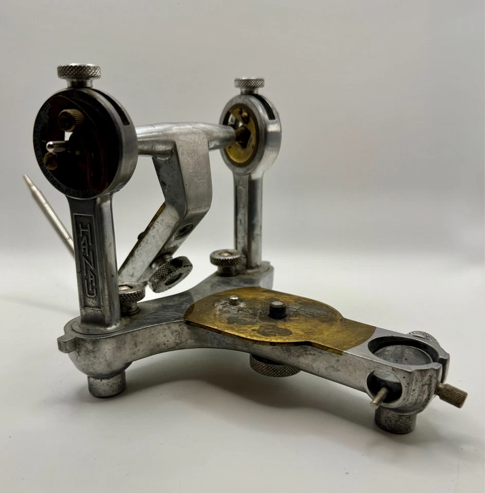 Articulador dental e acessórios semi-ajustáveis vintage Denar modelo H - Imagem 2 de 4