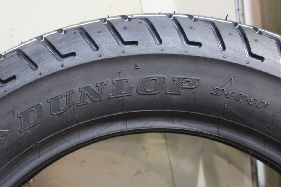 SUZUKI BOULEVARD C50 / C50T / M50 DUNLOP (JUEGO DE 2 NEUMÁTICOS) 130/90-16 Y 170/80-15 Foto 4 de 4