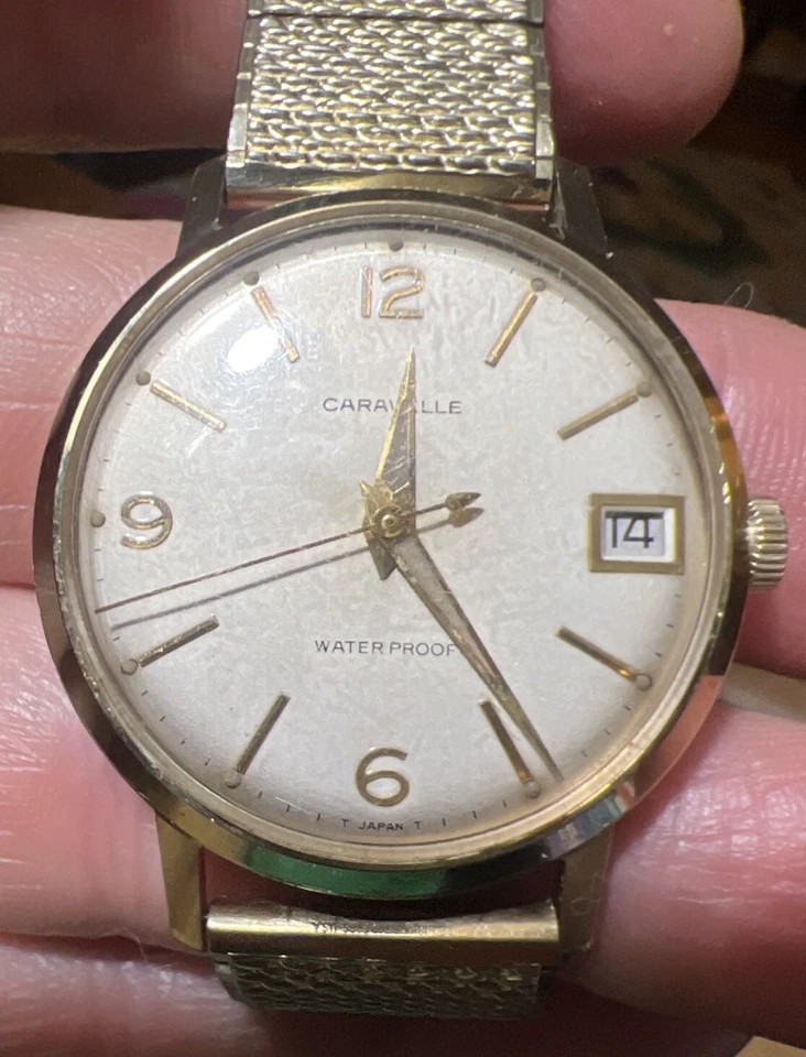 Impresionante reloj automático vintage Caravelle Bulova para hombre tono dorado Foto 3 de 4