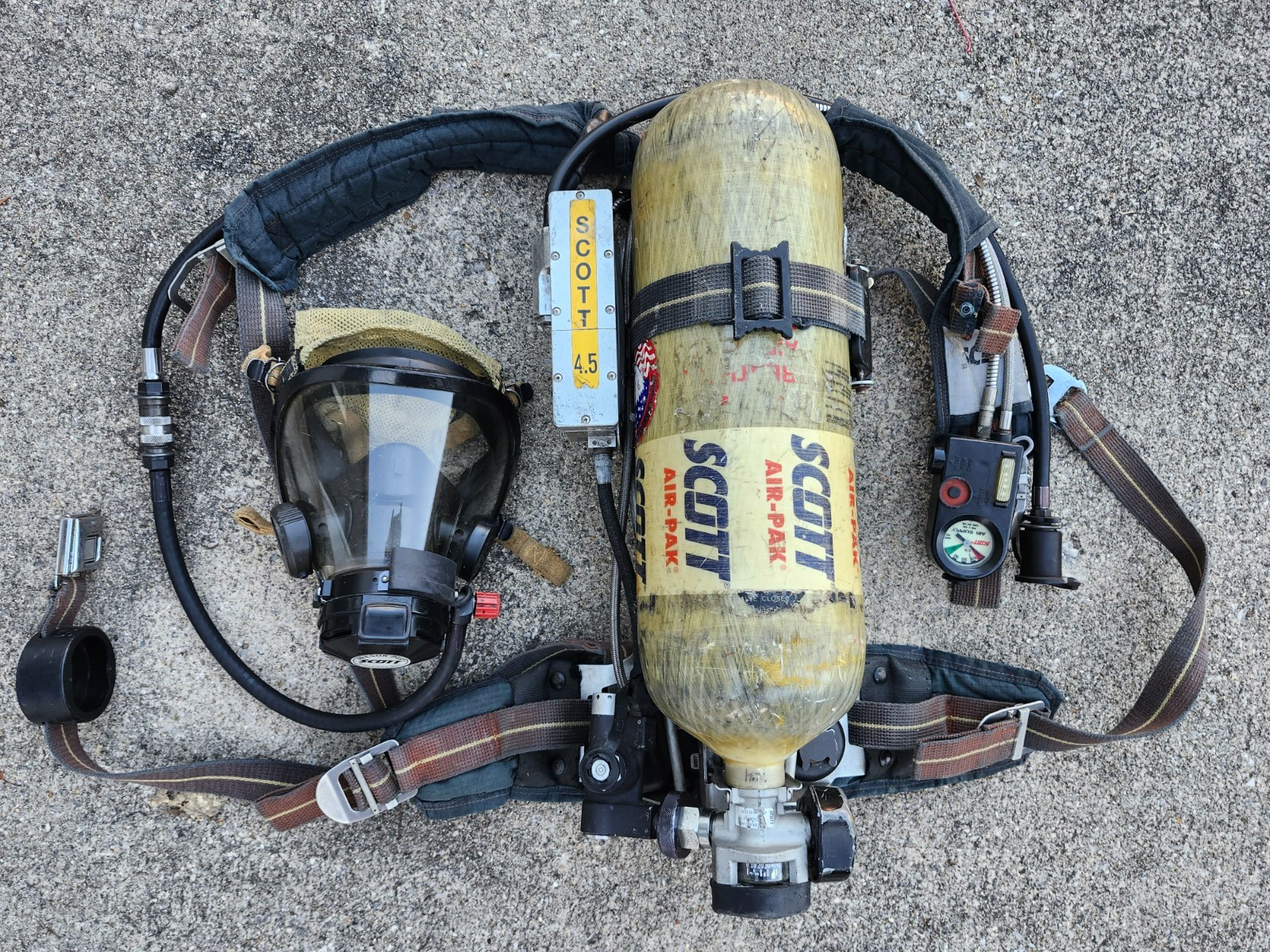 Scott 4.5 SCBA Firefighter Air Pak