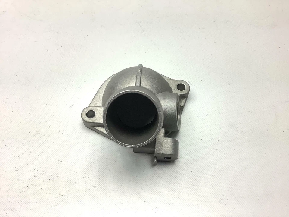 Piezas de salida de agua de refrigerante del motor 84822 Foto 2 de 4