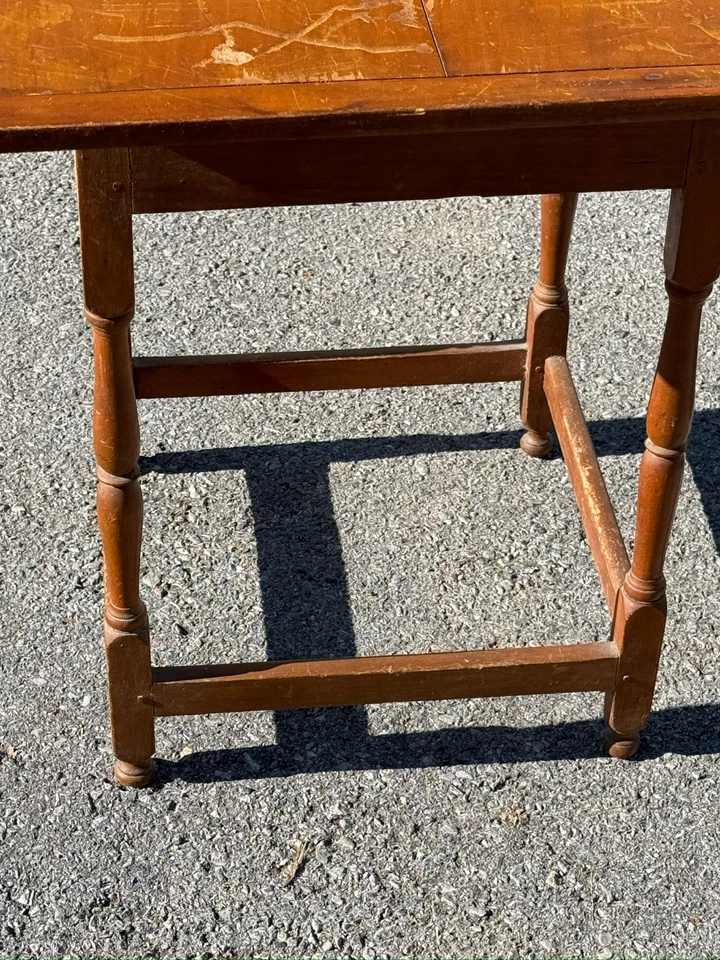 Primitiva mesa taberna madera blanda antigua camilla lateral base pino Country 1830 Foto 4 de 4