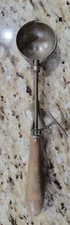 Vintage GILCHRIST'S ICE CREAM SCOOP No. 31 10#/4" w/WOODEN HANDLE 1900-1920