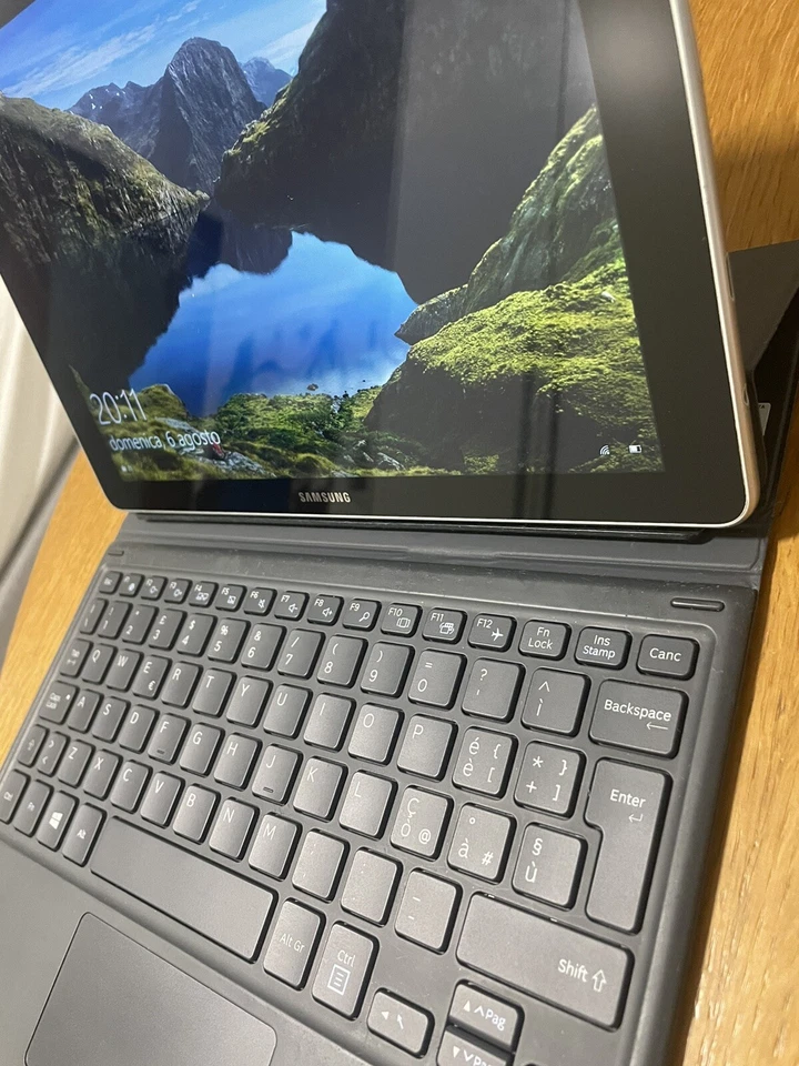 Samsung Galaxy book, Tablet 2 in 1 - Immagine 2 di 4