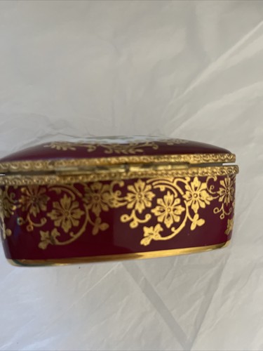 Vintage Limoges France Porcelain Fragonard Courting Couple Hinged Trinket Box - Picture 3 of 11