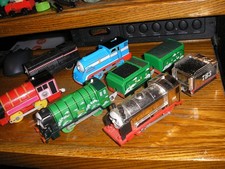 NICE Lot of Tested Non working or broken Thomas the train friends Free SHIPPING