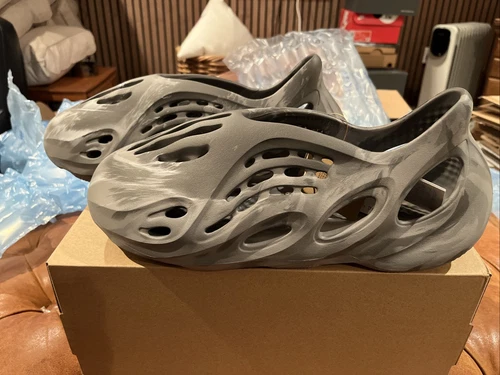 Yeezy Foam Runner MX Granite UK12