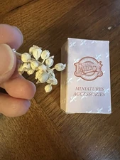 VTG Dollhouse Miniatures Falcon Garlic Braid 1:12 Food