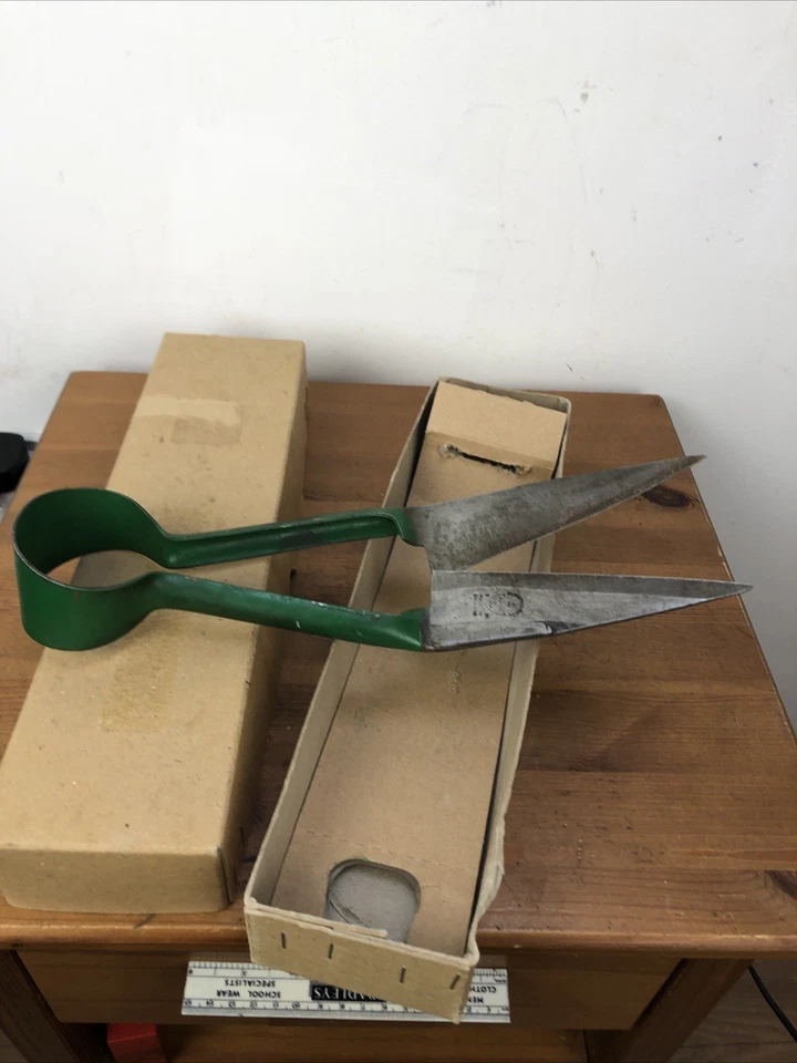 Tesouras para adavar Bergon e bola 32,5 cm - Imagem 3 de 4