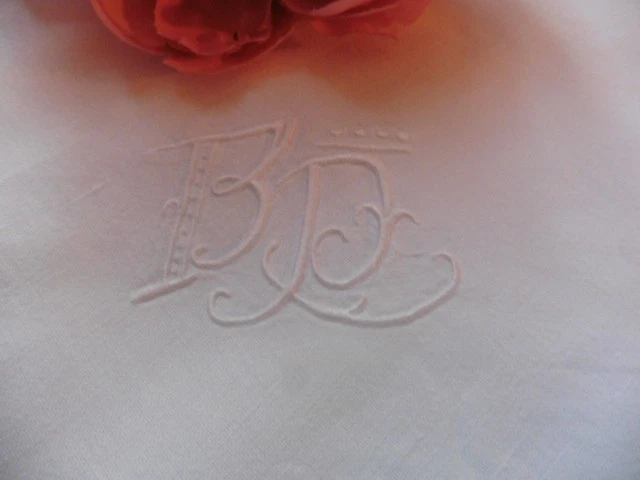 8 ANCIENNES SERVIETTES DE TABLE COTON BLANC"BD"COURONNE MAIN 54X48 CM - Photo 2/4