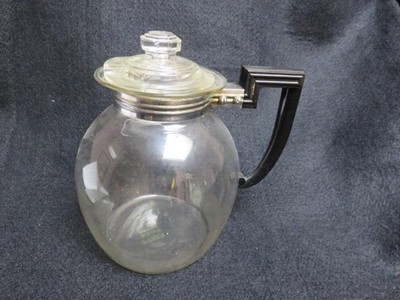 VINTAGE PYREX GLASS TEAPOT TEA KETTLE WITH ART DECO HANDLE # 84-66 MADE IN USA