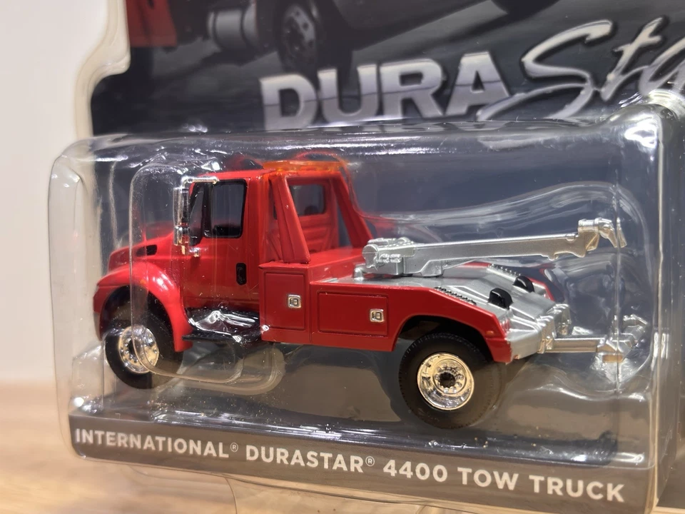 Camión de remolque International Durastar 4400 2014 rojo de Greenlight - edición limitada Foto 4 de 4