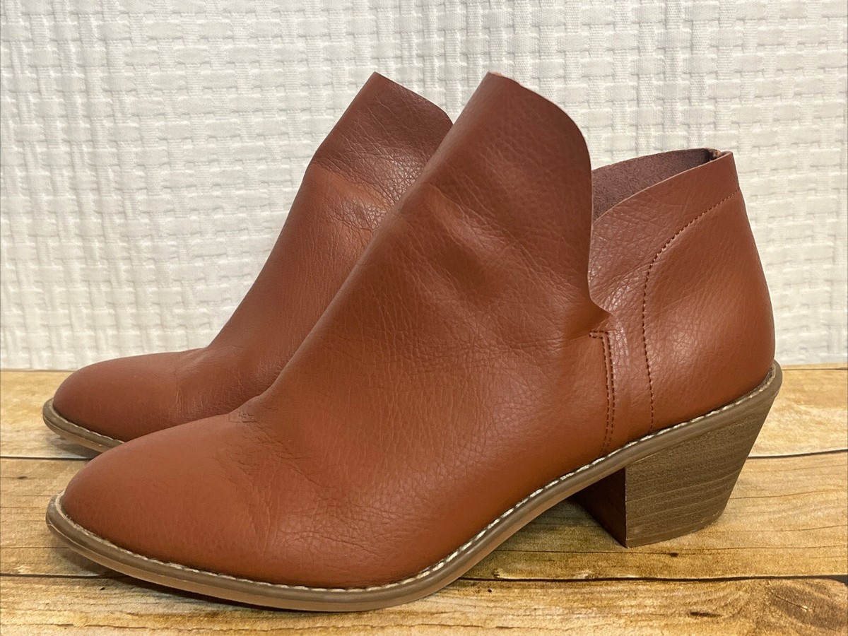 Universal Thread Faux Leather Brown Pull-On Ankle Western Boots