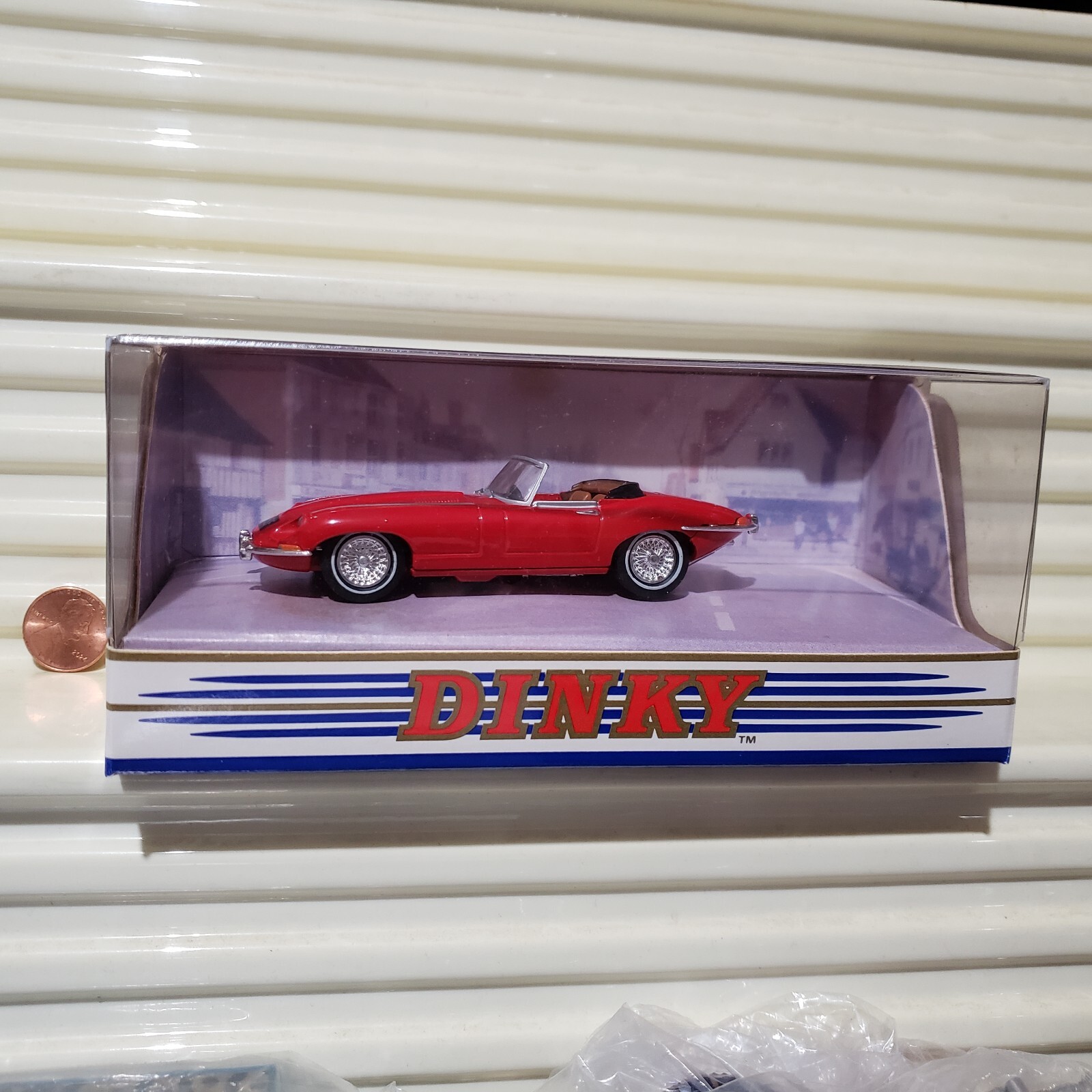 Picture 1 of 6