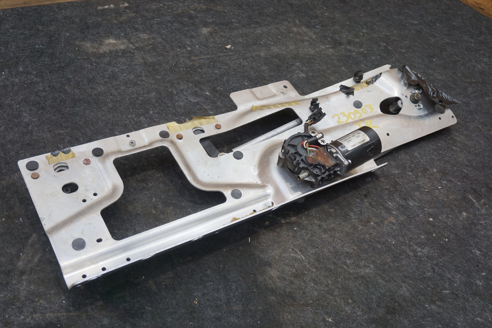 Front Windshield Wiper Linkage Motor Assembly Oem Aston Martin Rapide 2011