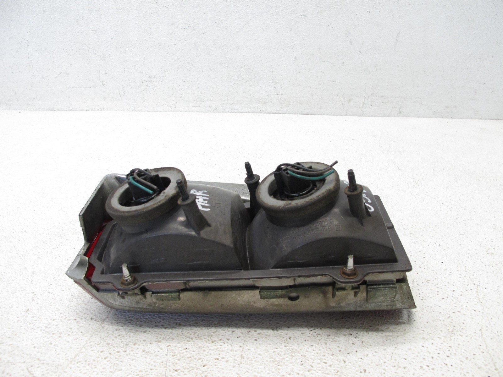 1985 to 1988 Oldsmobile Cutlass RH Tail Light & Quarter Panel 
