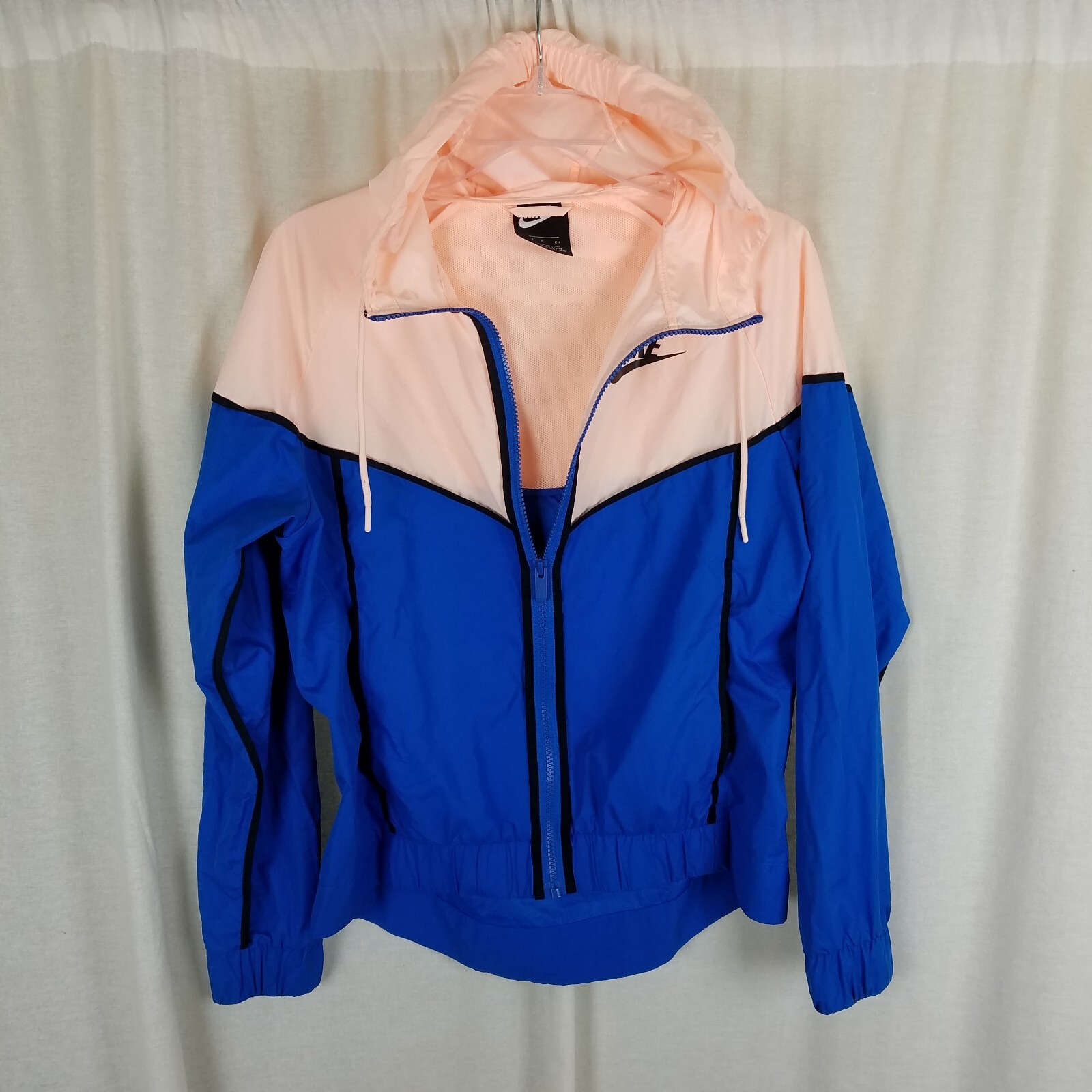 Nike Windrunner Vented Lightweight Packable Windb… - image 1
