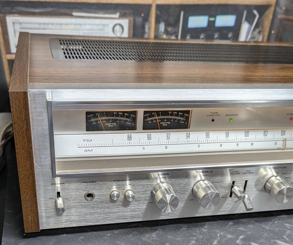 Pioneer SX-780 stereo receiver. Classic silver face model w
