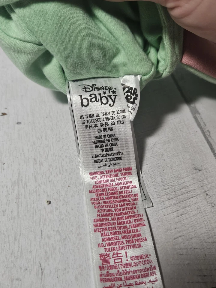 Sombrero de bebé Yoda de Disney Store para sesión de fotos de Star Wars: The Mandalorian Foto 3 de 4