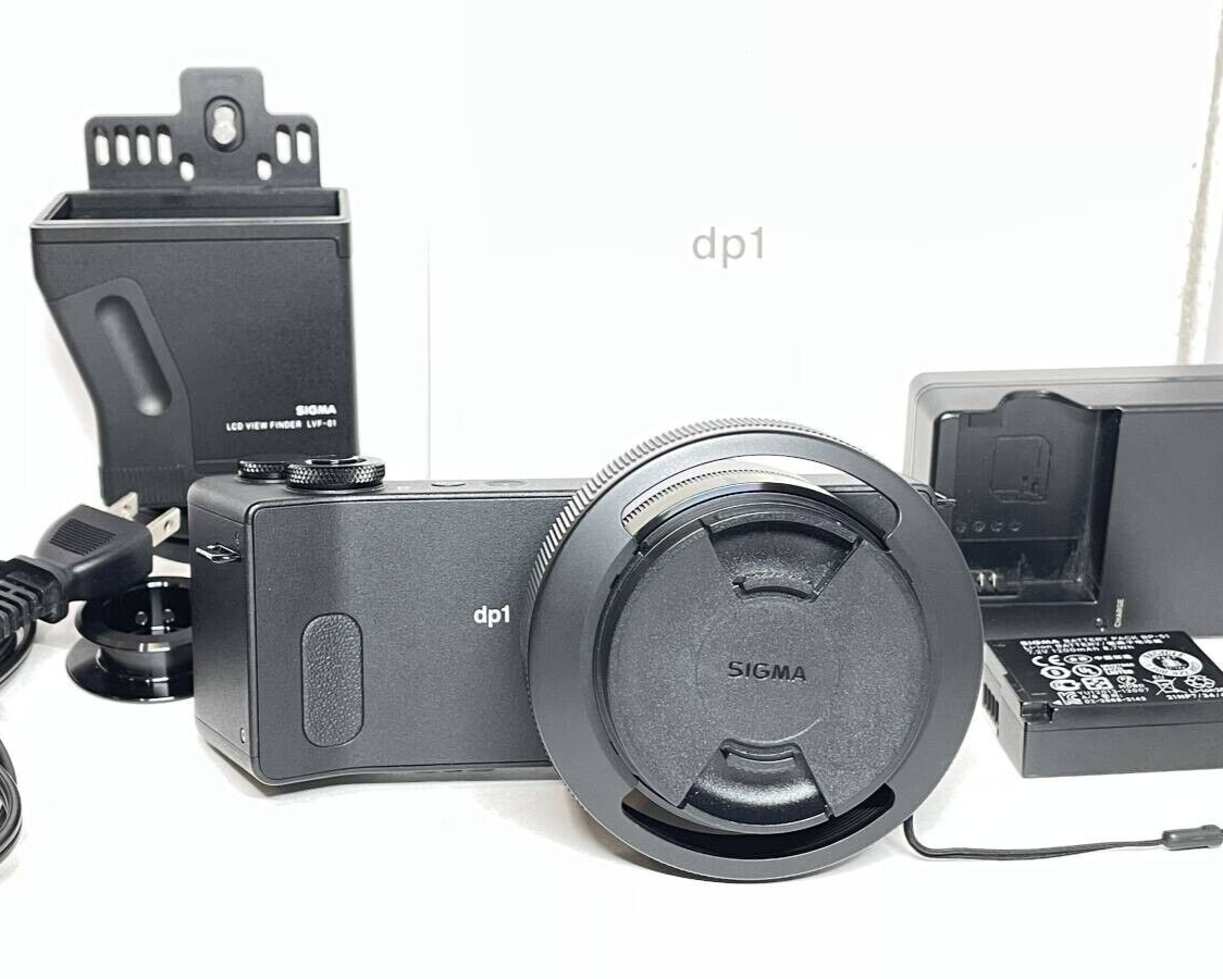 N.MINT Sigma Dp1 Quattro Digital Camera - Black w/LVF-01 set N.MINT Sigma Dp1 Quattro Digital Camera - Black w/LVF-01 set