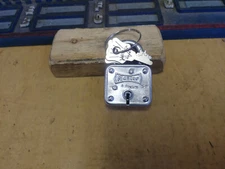 vintage master lock padlock 44 5P   w/keys     ab