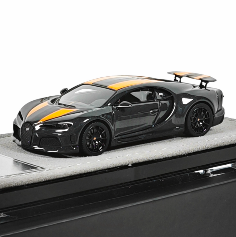 HH Model 1: 64 Bugatti Chiron Supersport 300 Resin Car Model