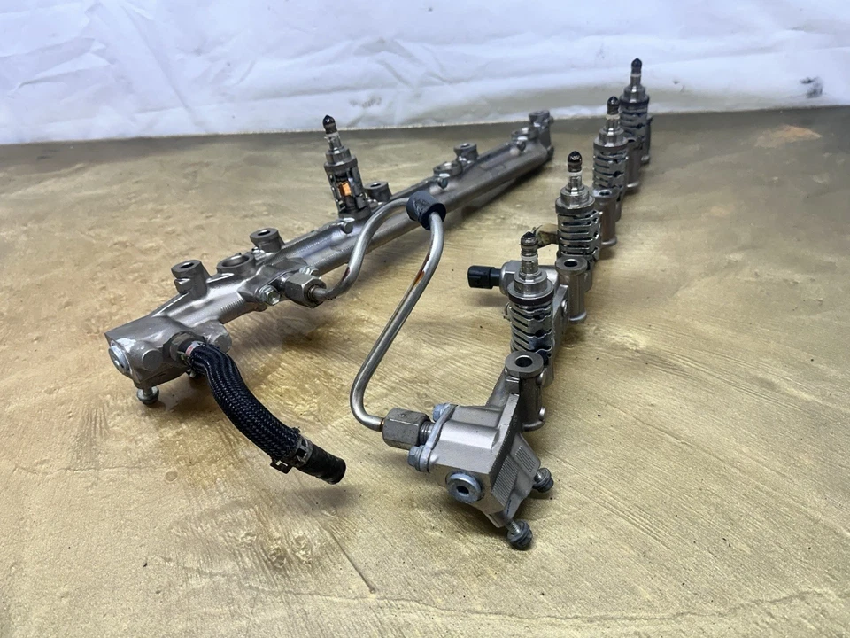07-17 Lexus LS460 lower High Pressure fuel rail W/ 5 injectors RH LH OEM 👍 Foto 3 de 4
