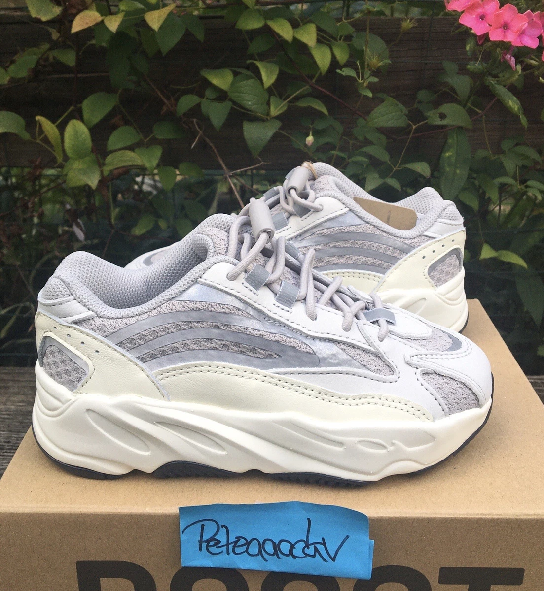 Adidas Yeezy Boost 700 V2 Static Kids Size 12K 2022 Brand New