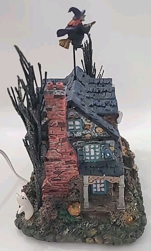 The Munsters Hawthorne Village "Lily's Inn" Halloween House 2004 Read Listing ⬇️ - Picture 5 of 24