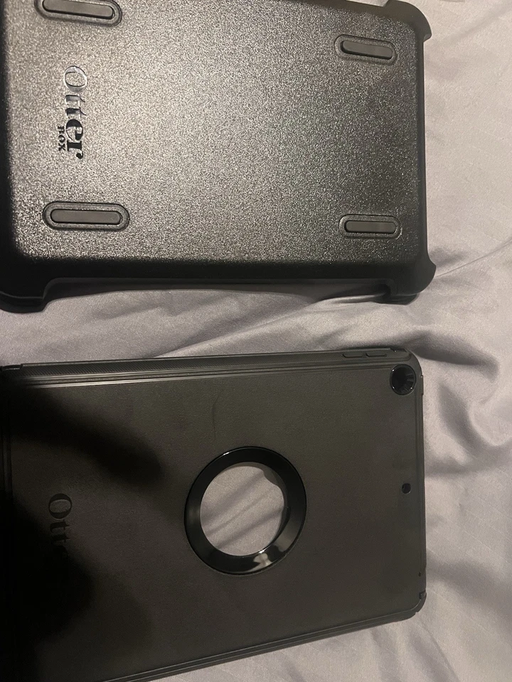 NEW OtterBox Defender Series iPad Mini 5th Gen Case Black - Image 3 of 3