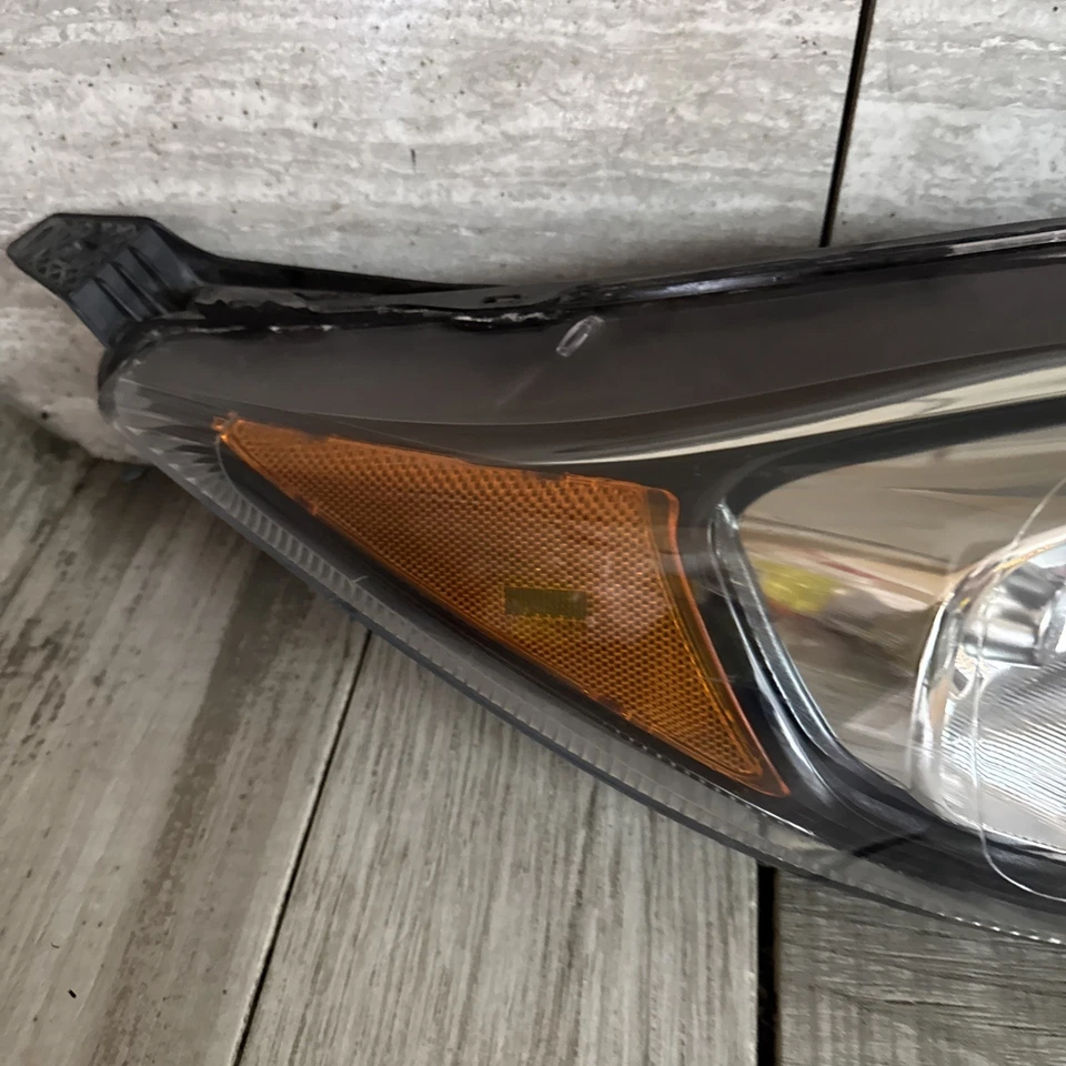 🥇Genuino OEM | Faro halógeno pasajero derecho Ford Fiesta 2014-2019 ⚠️ pestaña Foto 4 de 4