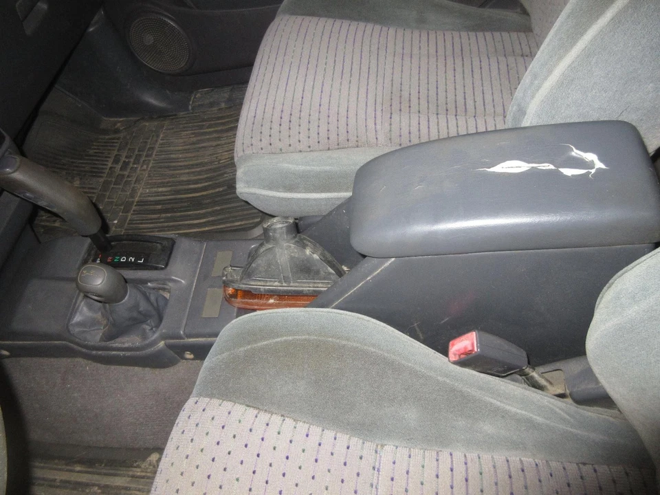 Used Front Right Door Assembly Front fits: 1996 Toyota Tacoma electric windows F - Imagem 4 de 4