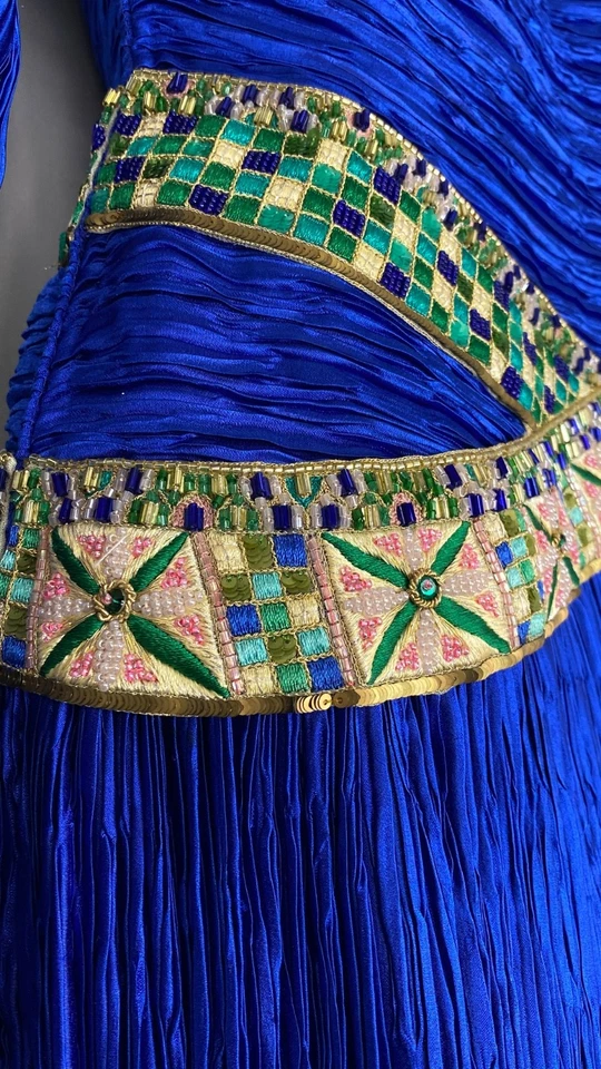 Vestido formal vintage década de 1980 MARY MCFADDEN COUTURE azul seda bordado com miçangas S - Imagem 4 de 4