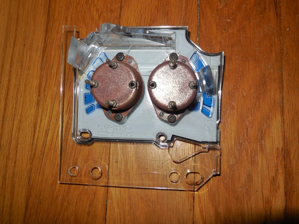 Medidor de temperatura e óleo Ford Crown Victoria NOS 1992 1993 1994 F2AZ-10883-C - Imagem 3 de 4